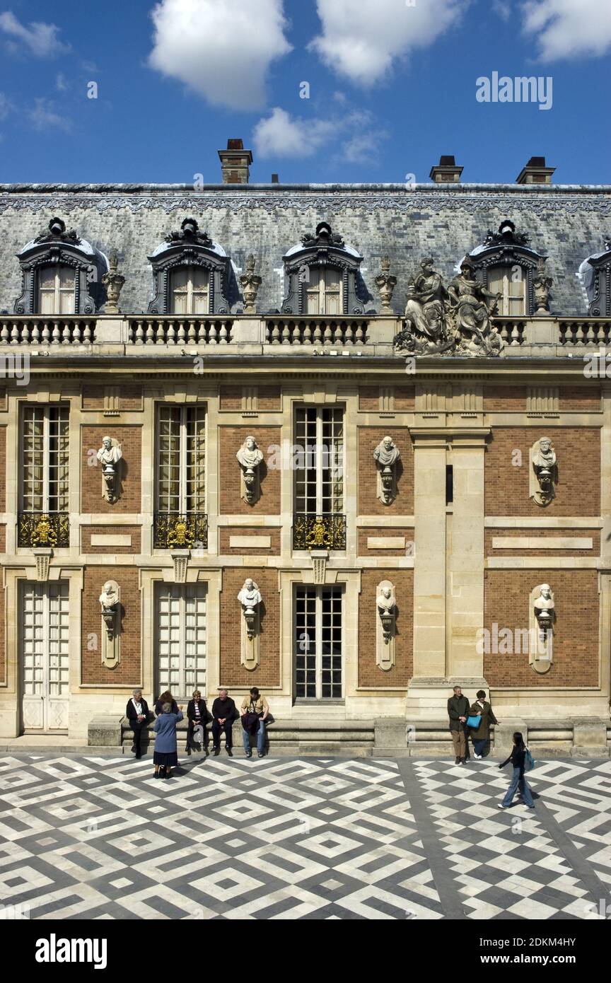 Innenhof des Chateau de Versailles, das Schloss von Versailles, ein königliches Schloss in Versailles, Frankreich. Stockfoto