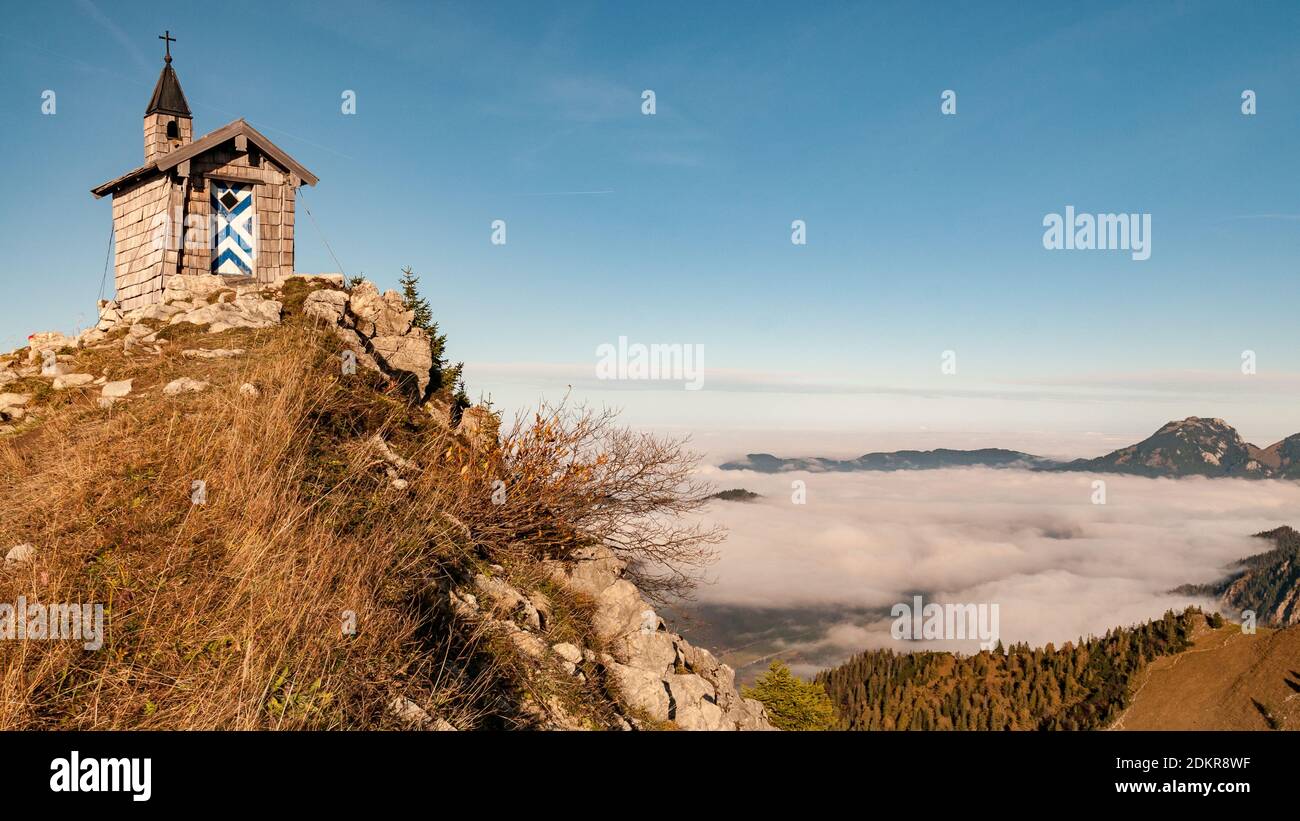 Kapelle auf dem Brecherspitz bei Schliersee in den bayerischen alpen. Stockfoto
