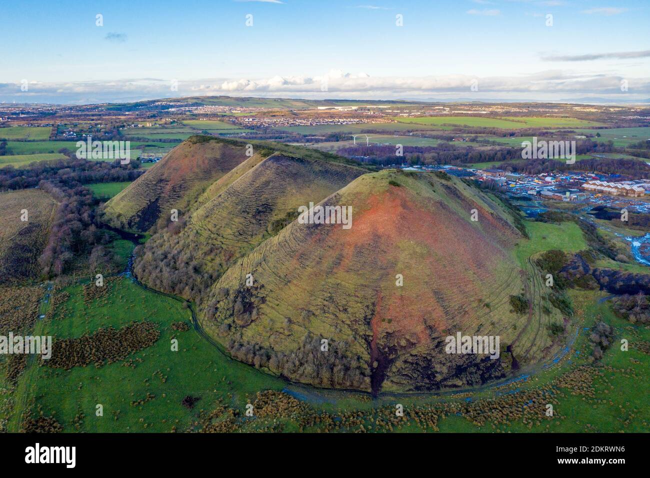 Luftaufnahme der Five Sisters Shale bing, West Calder, West Lothian, Schottland. Stockfoto