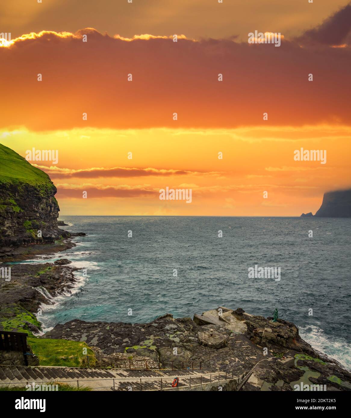 Kopakonan, the Seal Woman statue under the stairs in Mikladalur village Stockfoto