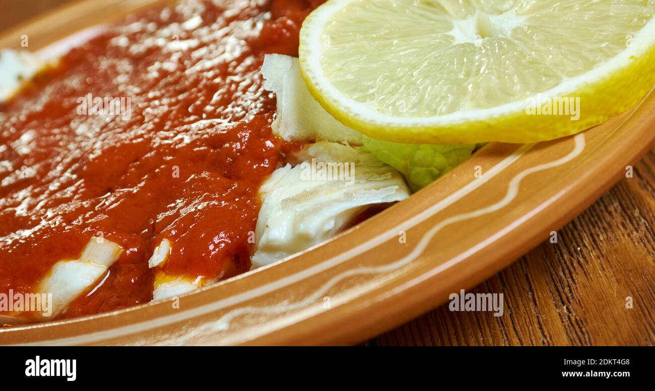 Perkelt od soma - traditionelle Delikatesse aus der kroatischen Region Slavonija und Baranj, hergestellt mit geschnittenen Wels Stockfoto