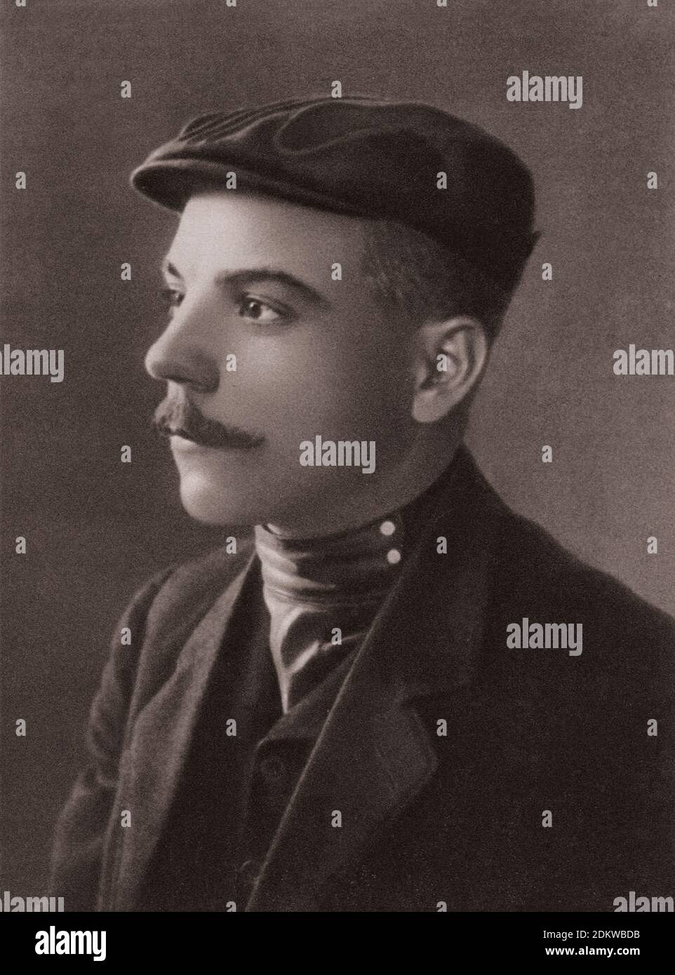 Archivfoto des jungen Klim Woroshilov. Russisches Reich. 1906 Klim Woroshilov (1881 – 1969), war ein prominenter sowjetischer Militäroffizier und Politiker du Stockfoto