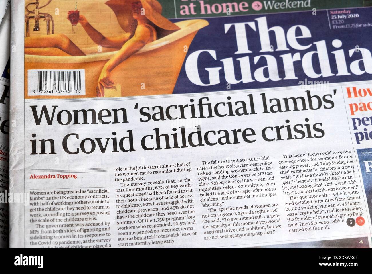 "Frauen "sacrificial Lämmer" in Covid Kinderbetreuung Krise" Guardian Zeitungsfront Seitenüberschrift am 27. Juli 2020 in London England Stockfoto
