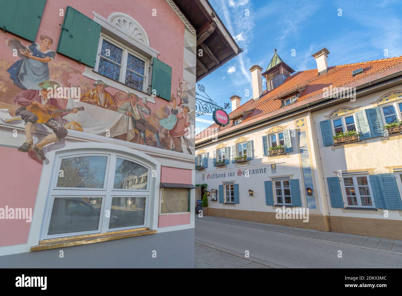 Ansicht von kunstvoll bemalten Häusern, Garmisch-Partenkirchen, Bayern, Deutschland Stockfoto