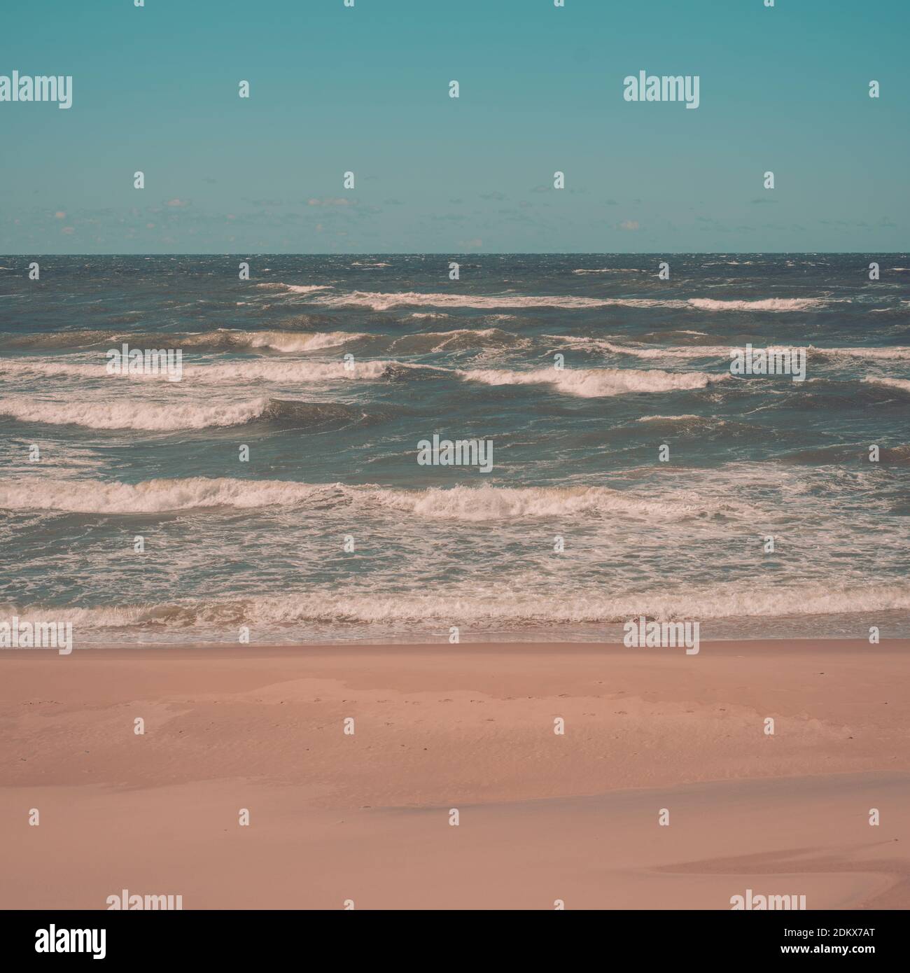 Landschaft Meer mit Wellen, stilisiert Stockfoto