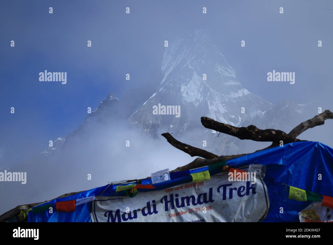 Mt. Machapuchhre im Hintergrund Stockfoto