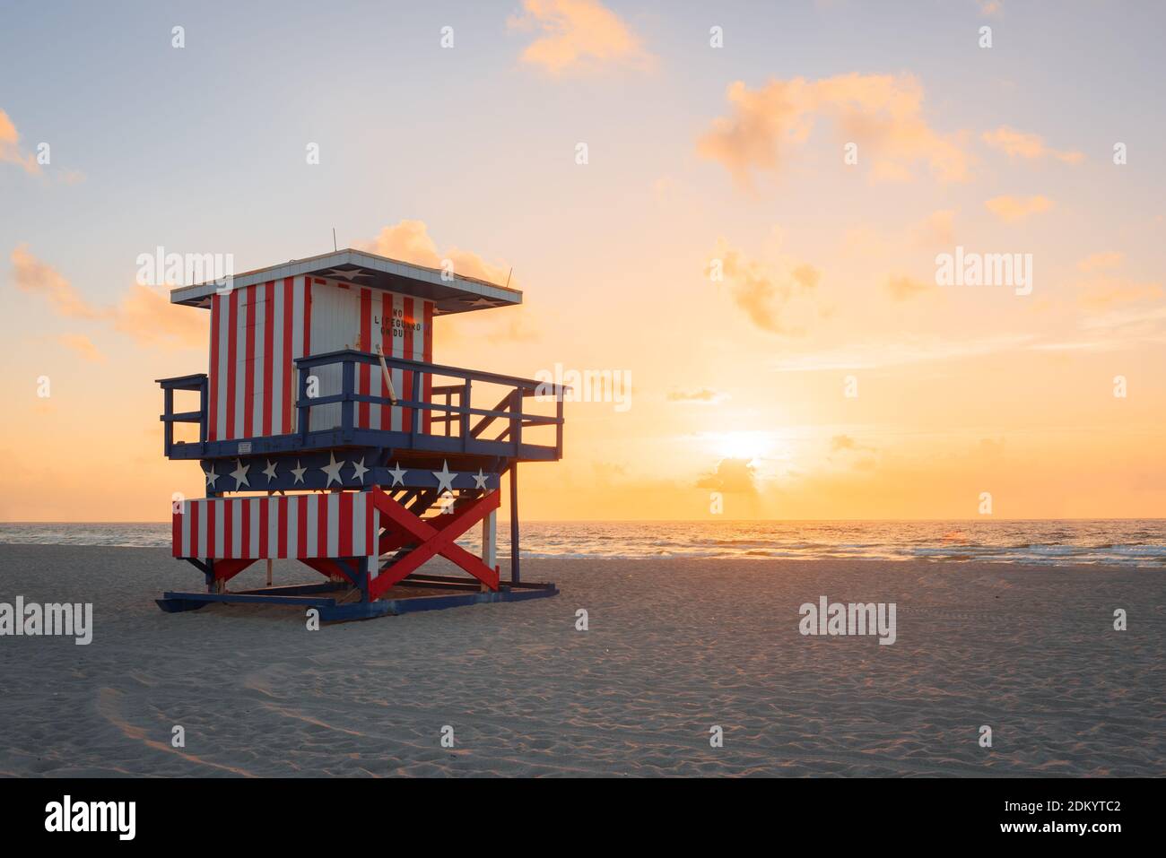 Miami Beach, Florida, USA für Sonnenaufgang und Leben bewachen Turm. Stockfoto
