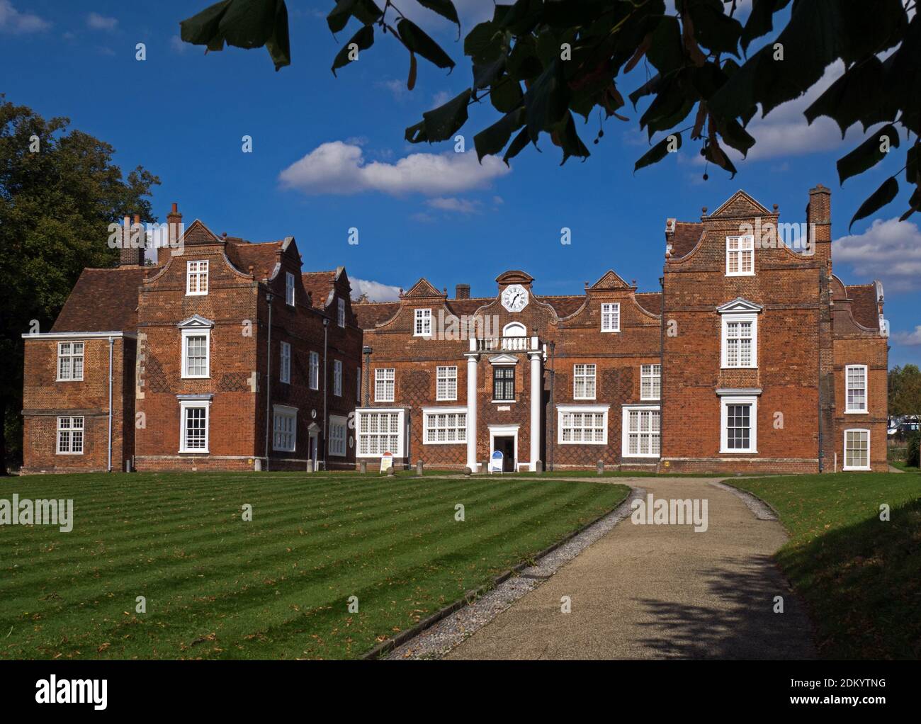 Das über 500 Jahre alte historische Tudor Mansion of, Christchurch Mansion, Heimat vieler wichtiger Kunstwerke, Ipswich, Suffolk, England, Großbritannien Stockfoto