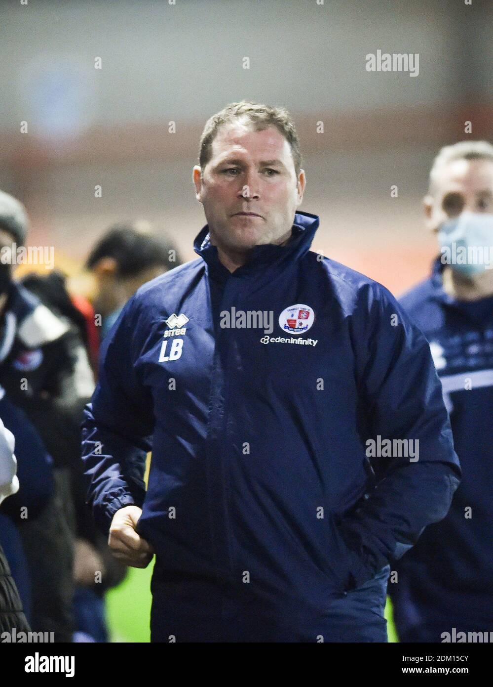 Crawley Assistant Manager Lee Bradbury während des Sky Bet EFL League Two Spiels zwischen Crawley Town und Bradford City im People's Pension Stadium , Crawley , Großbritannien - 15. Dezember 2020 - nur für redaktionelle Verwendung. Keine Verkaufsförderung. Für Football-Bilder gelten Einschränkungen für FA und Premier League. Keine Nutzung des Internets/Handys ohne FAPL-Lizenz - für Details wenden Sie sich an Football Dataco Stockfoto