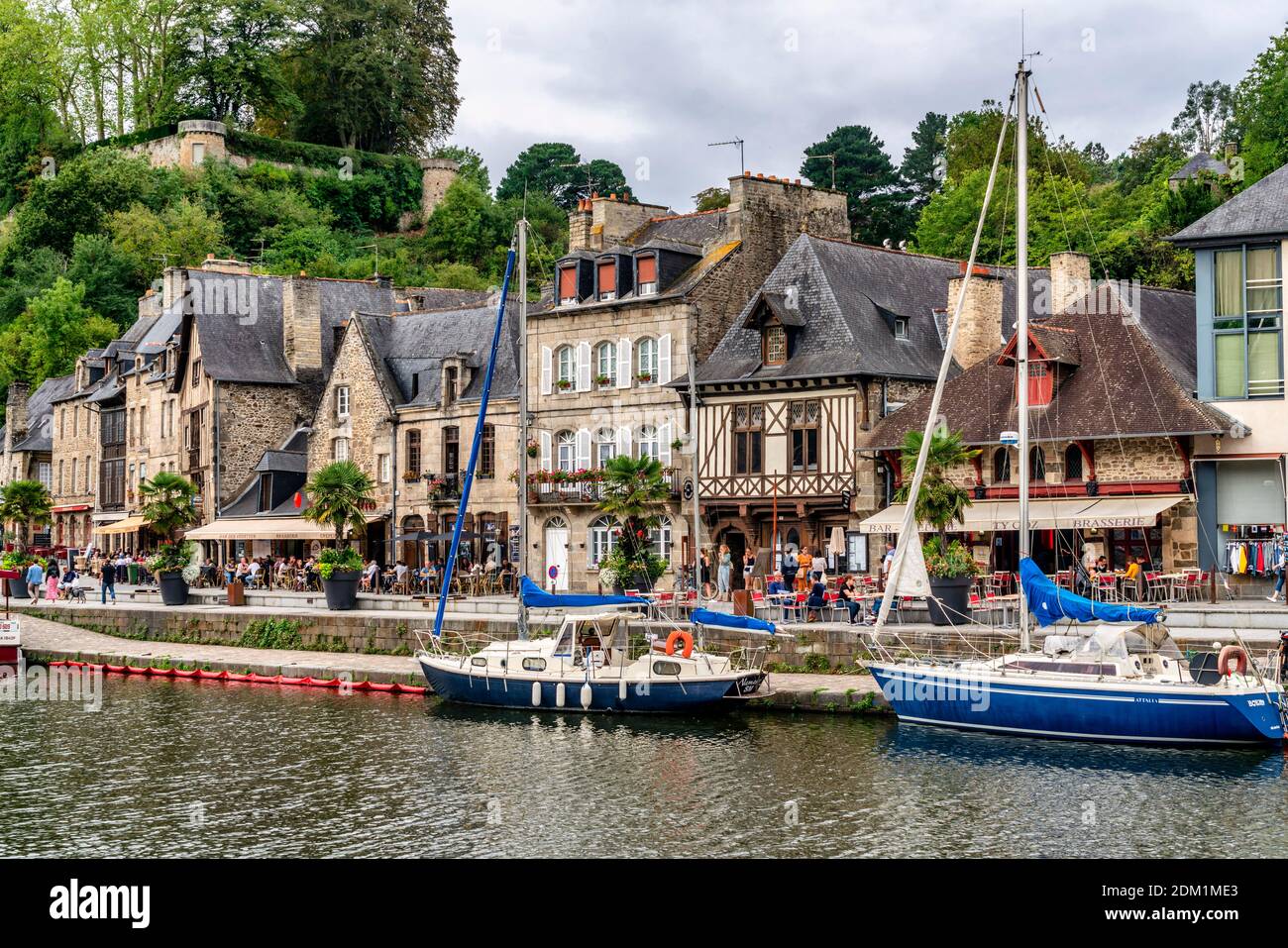 mittelalterlicher Hafen von Dinan an der Mündung der Rance, Bretagne, Frankreich Stockfoto