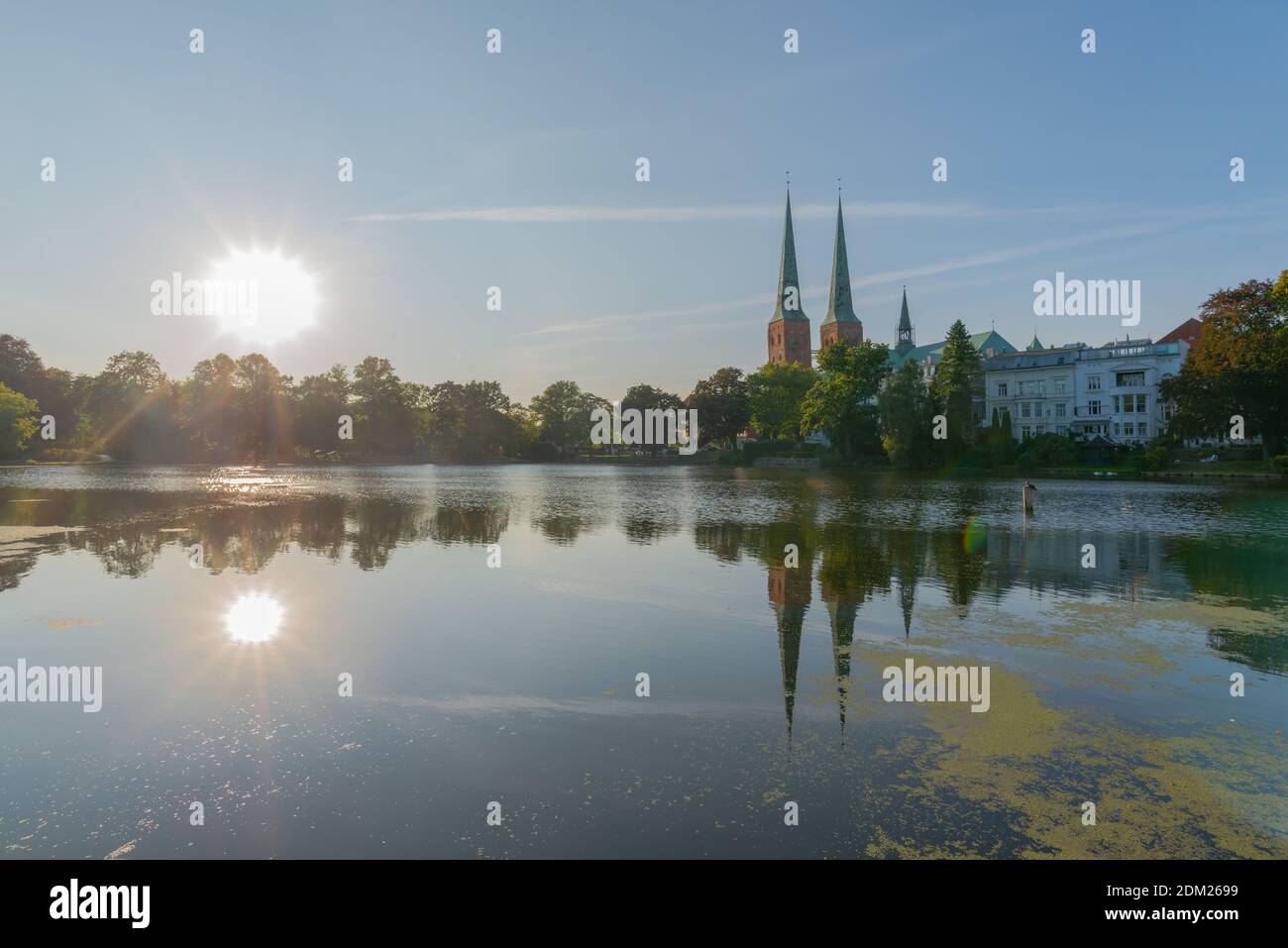 Krähenteich und Dom am späten Abend, Hansestadt Lübeck, Schleswig-Holstein, Norddeutschland, Europa Stockfoto