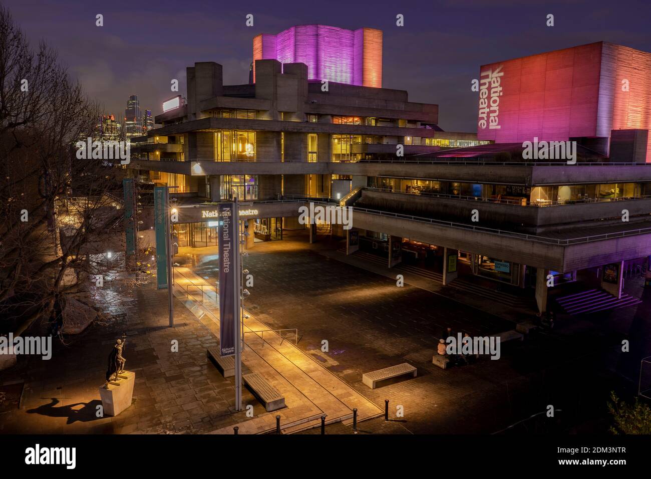 Das Nationaltheater auf der Southbank am 11. Dezember in South London im Vereinigten Königreich. Foto von Sam Mellish Stockfoto