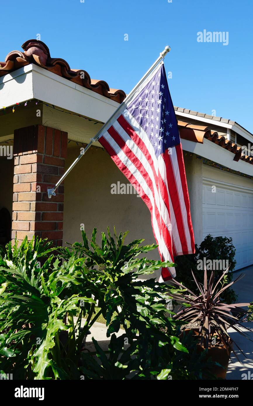 Eine amerikanische Flagge auf einem Fahnenpol Stockfoto