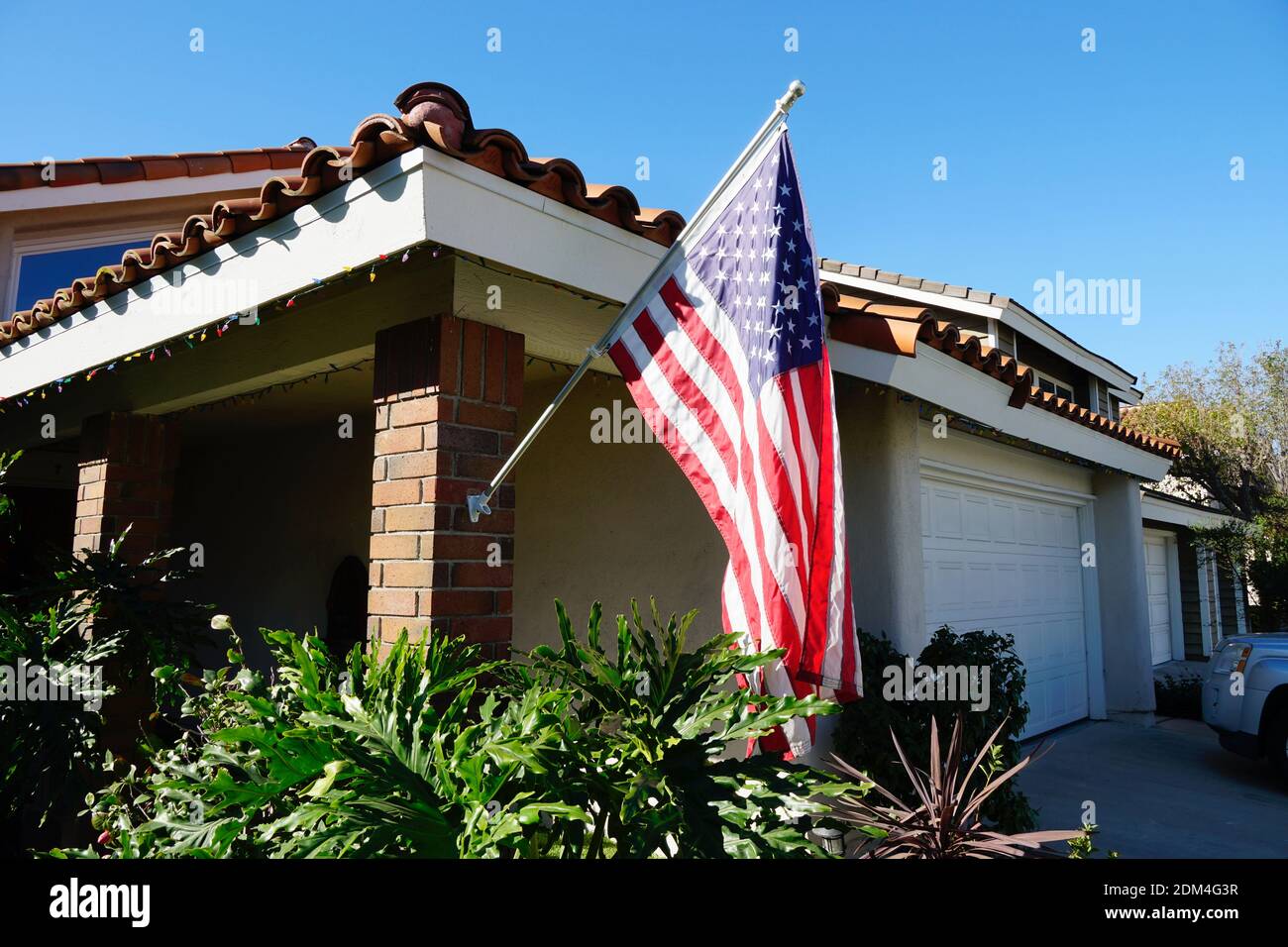 Eine amerikanische Flagge auf einem Fahnenpol Stockfoto