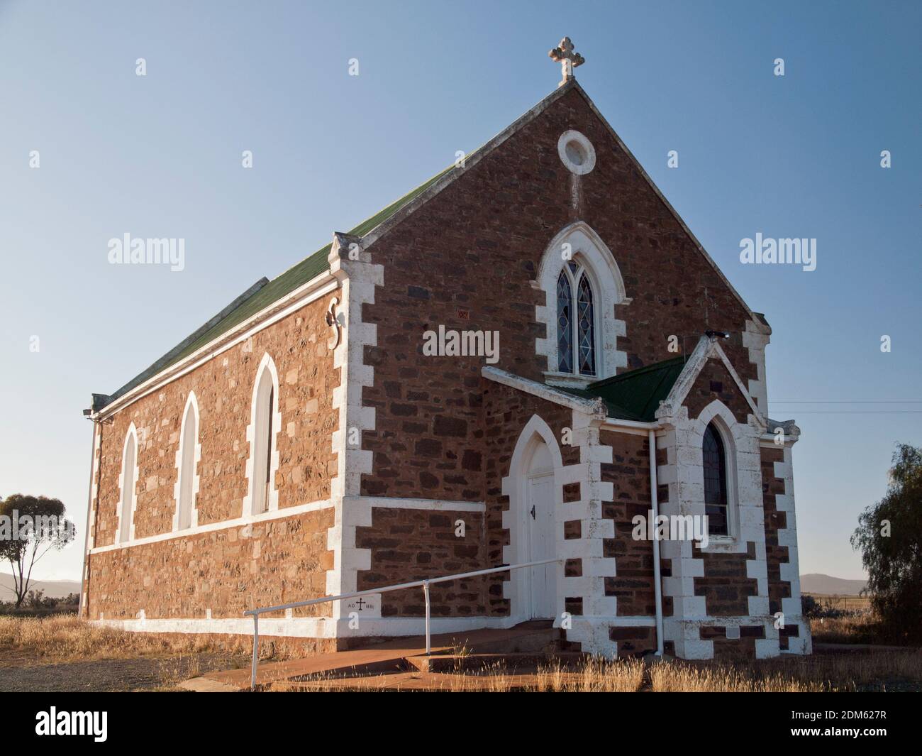 Kolonialzeit bluestone katholische Kirche in der Nähe der Flinders Ranges, South Australia. Stockfoto