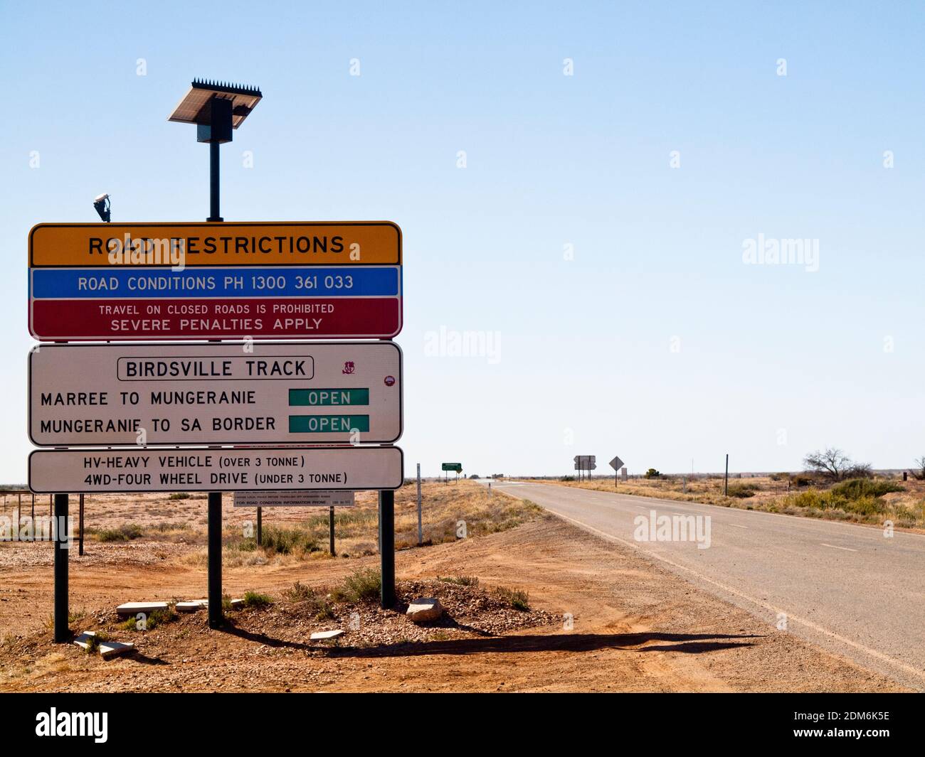 Oodnadatta Track Road conditon Schild, Marree, South Australia Stockfoto