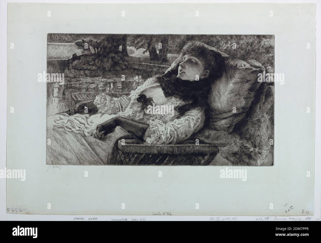 Sommerabend, James Joseph Tissot, Französisch, 1836 – 1902, Radierung auf Papier, Außenszene: Eine junge Frau sitzt in einem Korbsessel, nach links gerichtet., England, 1886, Print Stockfoto
