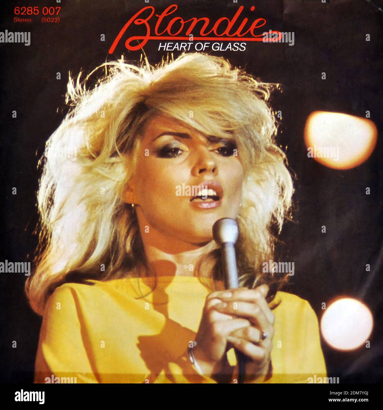 BLONDIE HERZ AUS GLAS   GEWEHRBEREICH 7  PS SINGLE VINYL - Vintage Vinyl Schallplattencover Stockfoto