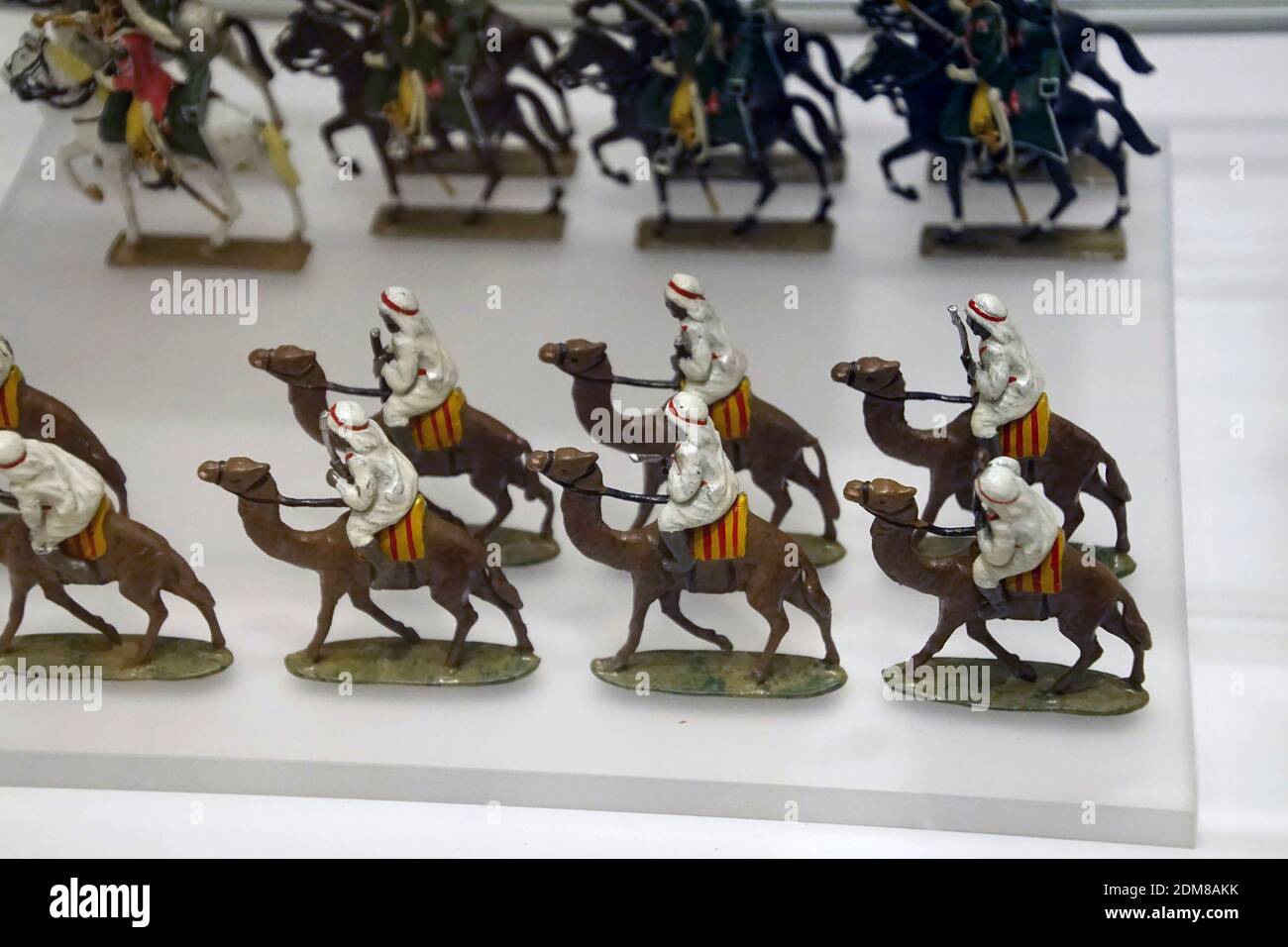PARIS - DEC 5, 2018 - Kamel Kavallerie Miniaturen, Les Invalides Army Museum, Paris, Frankreich Stockfoto