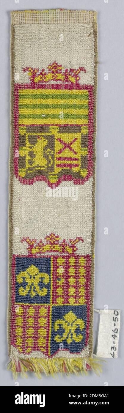 Besatz, weiße und farbige Seide in ungeschnittener Samtbindung., zwei gekrönte Banner mit Wappen in blau, rot, gelb, grün und braun auf weiß., Italien, 19. Jahrhundert, Besatz, Besatz Stockfoto