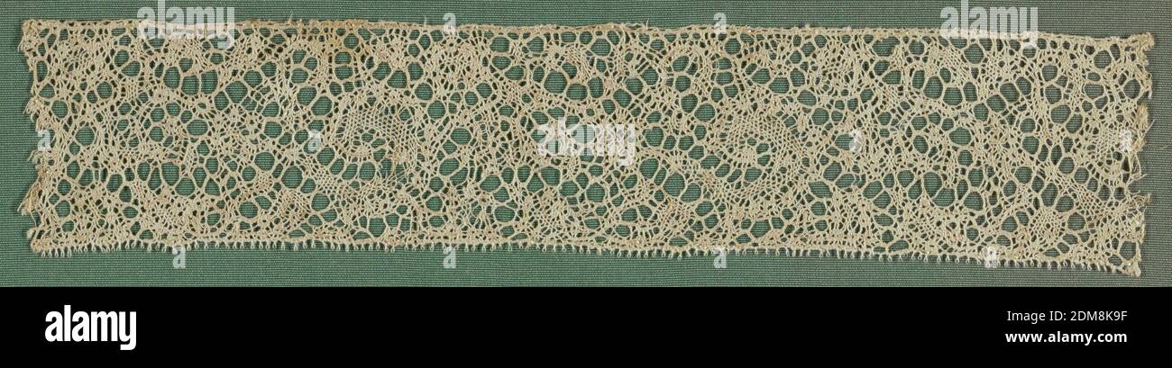 Klöppelspitze 3, Medium: Leinentechnik: Klöppelspitze, rollendes Laub und Blumen. Gerader Rand., 17. Jahrhundert, Spitze, Fragment, Fragment Stockfoto