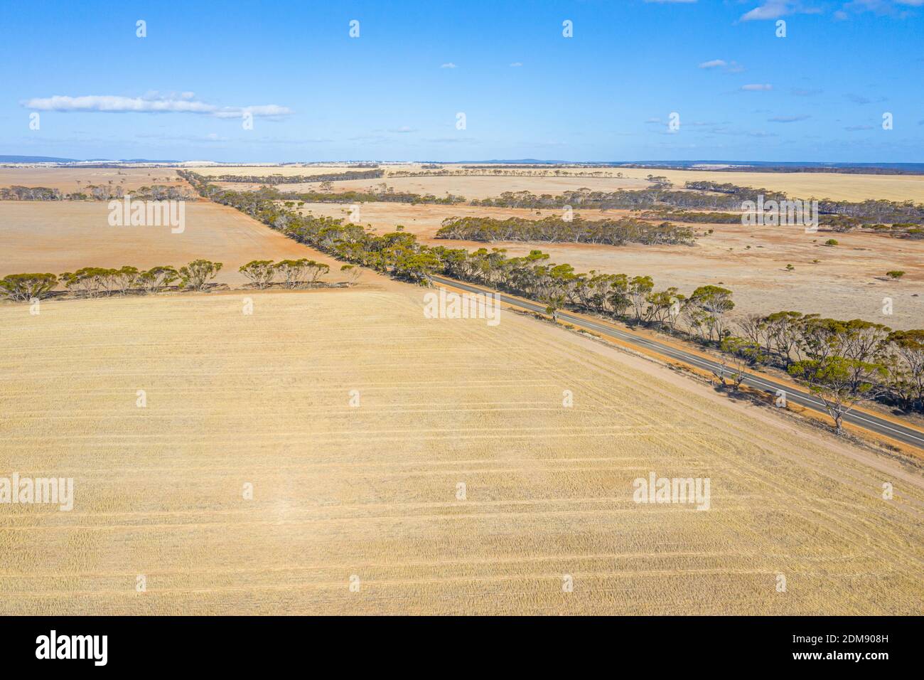 Straße durch das Hinterland von Western Australia Stockfoto