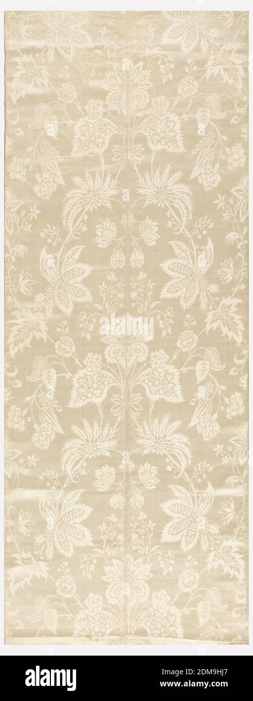 Textil, Medium: Seide Technik: 7 & 1 Satin Damast; Kettfloat Gesicht aus Satin als Hintergrund, vertikal symmetrische Muster von fein gezeichneten Blumen und Laub. Farbe: Off-white., England oder Niederlande, 17.–18. Jahrhundert, gewebte Textilien, Textil Stockfoto