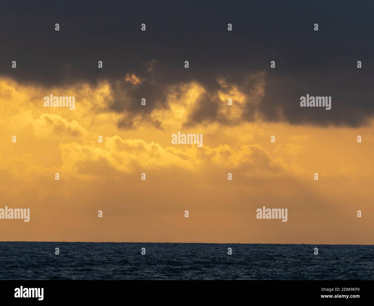 Sonnenuntergang über dem Golf von Mexiko von Sanibel Island Florida In den Vereinigten Staaten Stockfoto