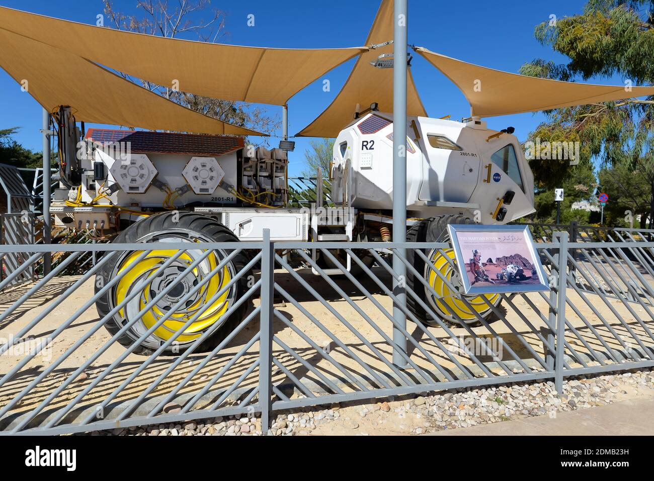 Martian Rover vor dem Jordan Royal Automobile Museum. Fahrzeug im Film der Mars verwendet. Stockfoto