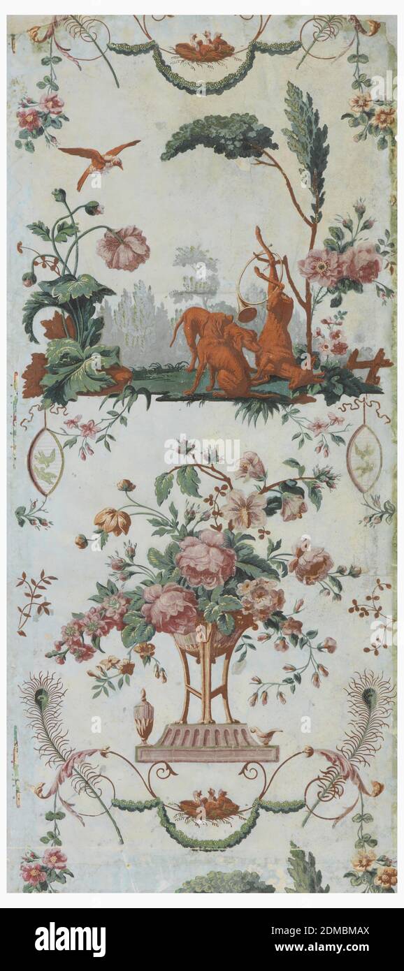 Hunt Trophy und Floral Arabesque, Block auf handgefertigtem Papier gedruckt, Vertikales Rechteck von verbundenen Blatt Papier. Abwechselnde Medaillons: Einer zeigt zwei Hunde, die den Kadaver eines Hirsches bewachen, der den Kopf an einem Baum hängt, an dem auch ein Jagdhorn hängt; der andere zeigt eine dreibeinige Urne mit Blumen, flankiert von Pfauenfedern, darunter ein Nest mit drei Jungvögeln., Paris, Frankreich, ca. 1785, Wallcoverings, Sidewall, Sidewall Stockfoto