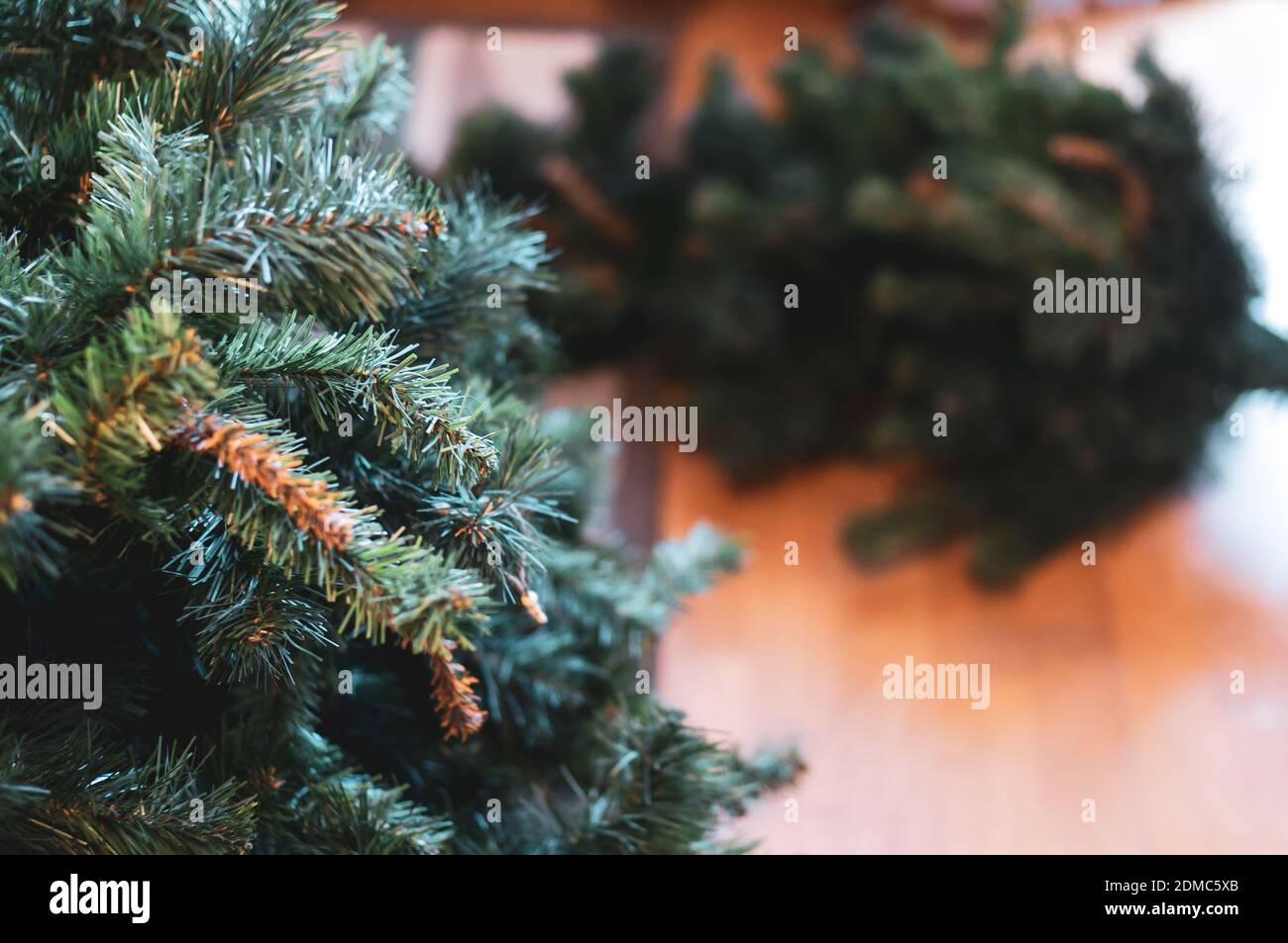 Eine selektive Fokusaufnahme von noch undekorierten Neujahrsvenen In Innenräumen Stockfoto