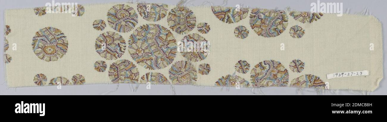 Fragment, Medium: Wolle Technik: Polychrome gedruckt, Musterkreise in polychrome (hauptsächlich blau und gelb) in geometrischen Mustern auf weißem Grund gedruckt., USA, 19. Jahrhundert, bedruckte, gefärbte & bemalte Textilien, Fragment Stockfoto