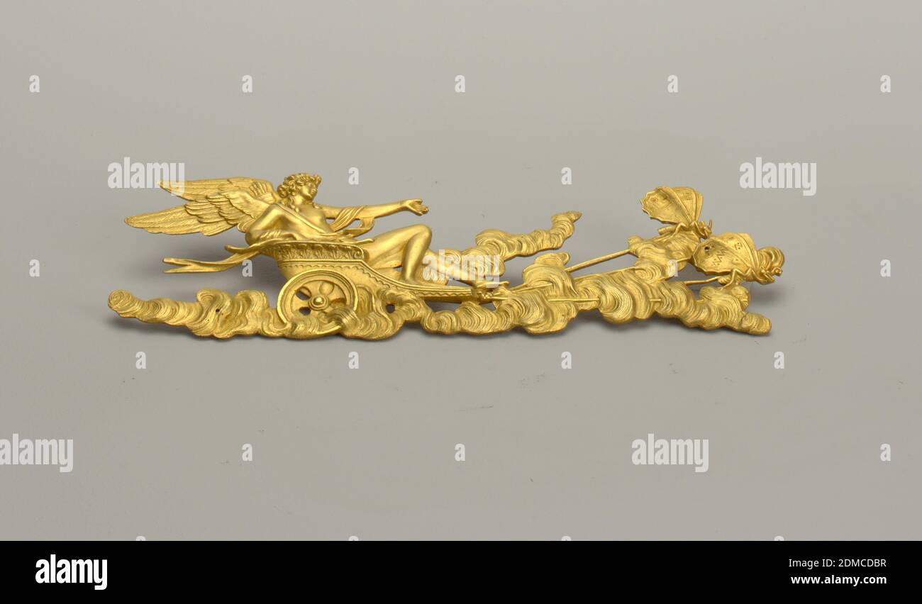 Montierung, gilt Bronze, geflügelte Figur im von Schmetterlingen gezogenen Wagen., Frankreich, ca. 1800, Metallarbeiten, Dekorative Künste, Mount Stockfoto