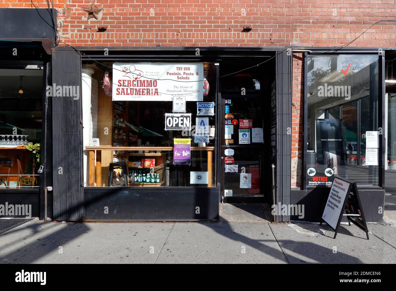Sergemmo Salumeria, 462 6. Ave, New York, NYC Foto von einem italienischen Lebensmittelgeschäft, Sandwich-Shop in Greenwich Village Manhattan. Stockfoto