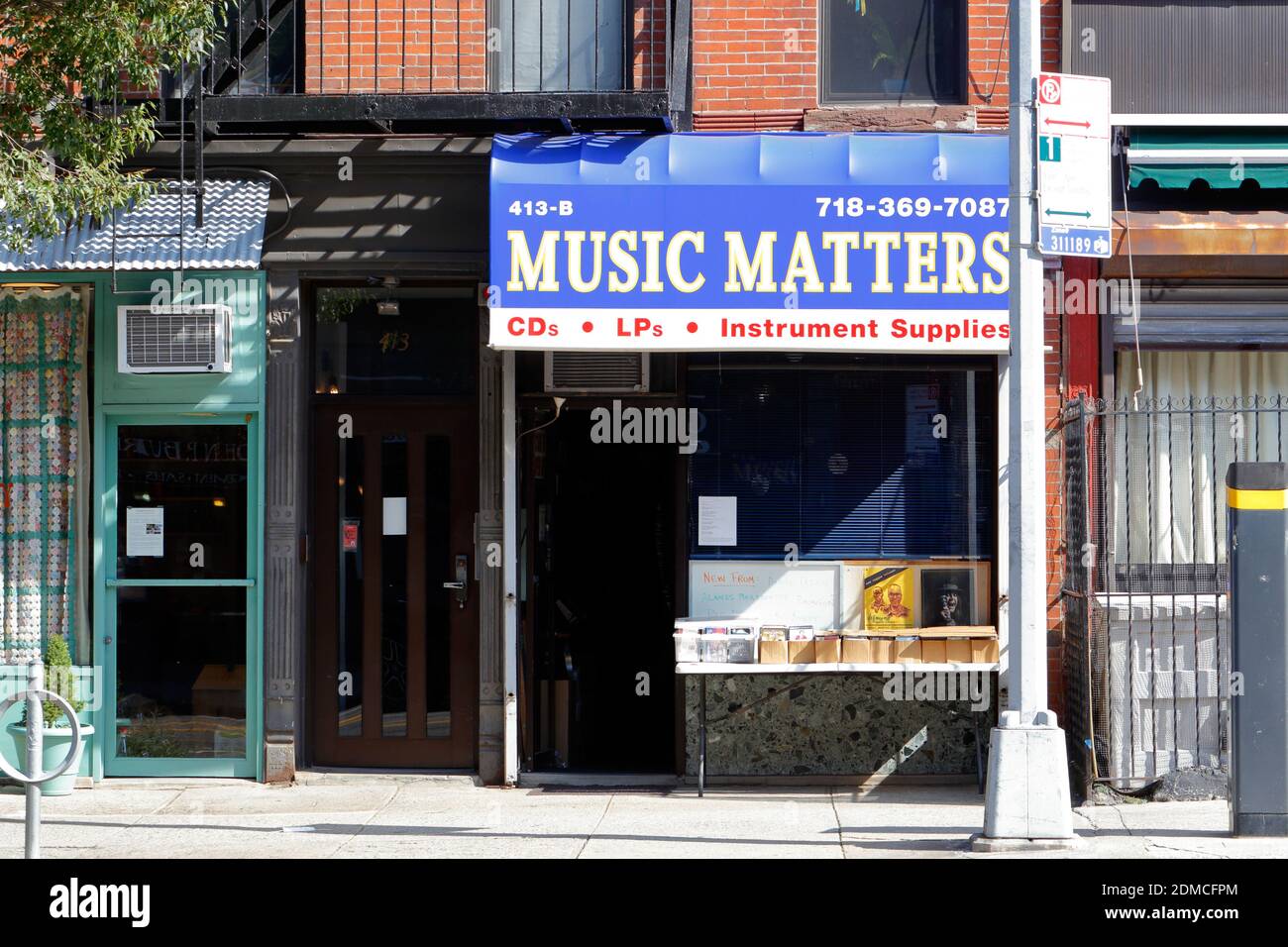Music Matters, 413 7th Ave, Brooklyn, NY. Außenfassade eines Plattenladens im Park Slope Viertel. Stockfoto