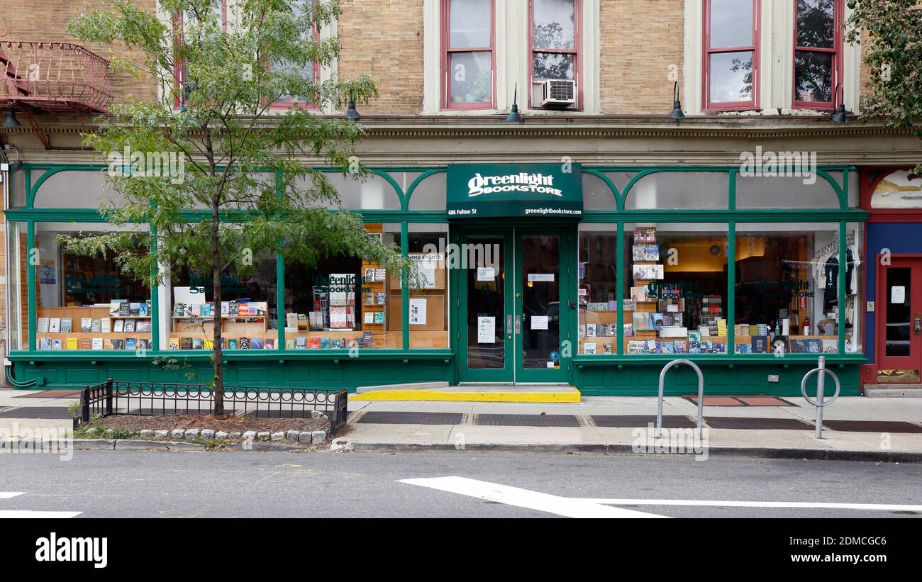 Greenlight Bookstore, 686 Fulton St, Brooklyn, New York. NYC-Schaufensterfoto eines unabhängigen Buchladens im Viertel Fort Greene. Stockfoto