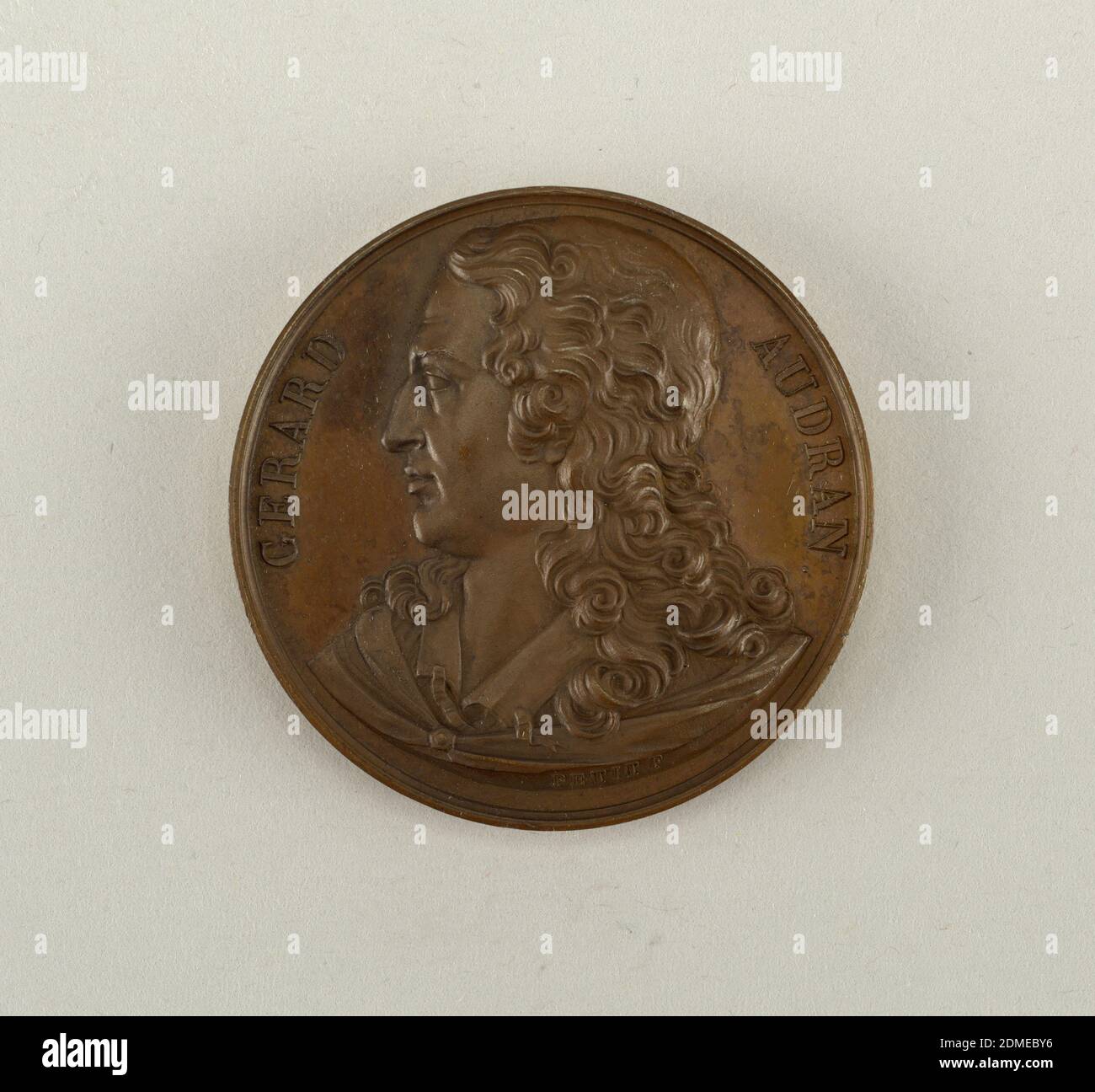 Galerie métallique des grands hommes français (große Männer Frankreichs), Louis Michel Petit, Französisch, 1790 - 1844, Bronzeguss, Büste von Gérard Audran (1640 – 1703), links., Frankreich, 1822, Metallarbeiten, Dekorative Künste, Medaille, Medaille Stockfoto