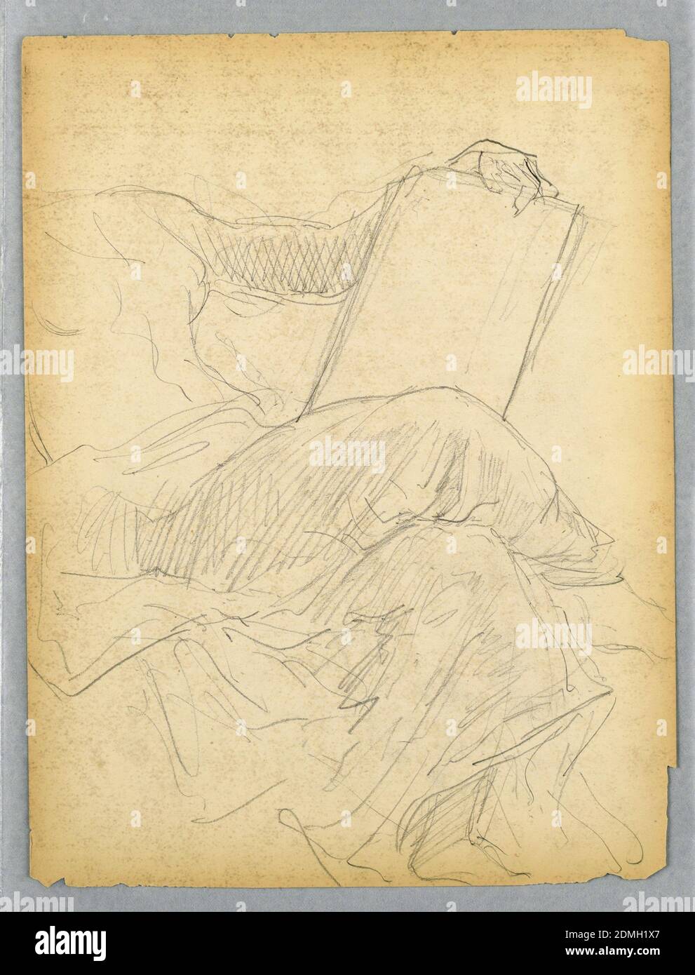 Skizze einer sitzenden Frau für die National Academy of Design Tympanon, Daniel Huntington, Amerikaner, 1816–1906, Graphit auf cremefarbenem Wove-Papier, Frau in Draperie, sitzend, mit gekreuzten Beinen nach rechts gedreht. Ihr linker Arm liegt auf einer Tablette. Verso: Frau in gleicher Position, mit Schiefer schattiert und rechtem Arm nicht abgebildet., USA, ca. 1885, Figuren, Zeichnung Stockfoto