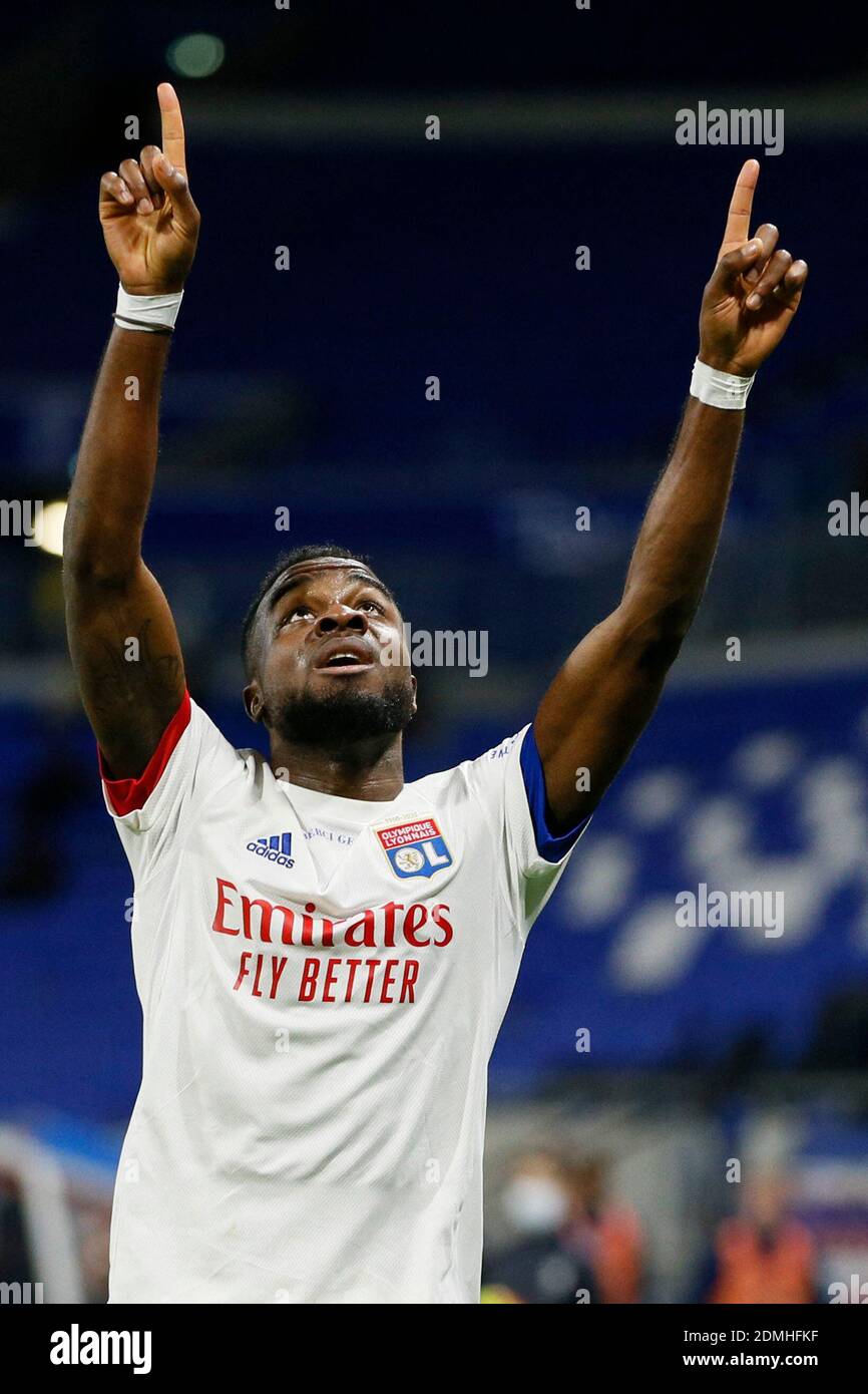 Ligue 1 - Lyon vs Stade Brestois 29 - Groupama Stadium, Lyon, Frankreich - 16. Dezember 2020 Maxwel Cornet von Olympique Lyonnais feiert sein erstes Tor mit Teamkollegen. Foto von Emmanuel Foudrot/ABACAPRESS.COM Stockfoto