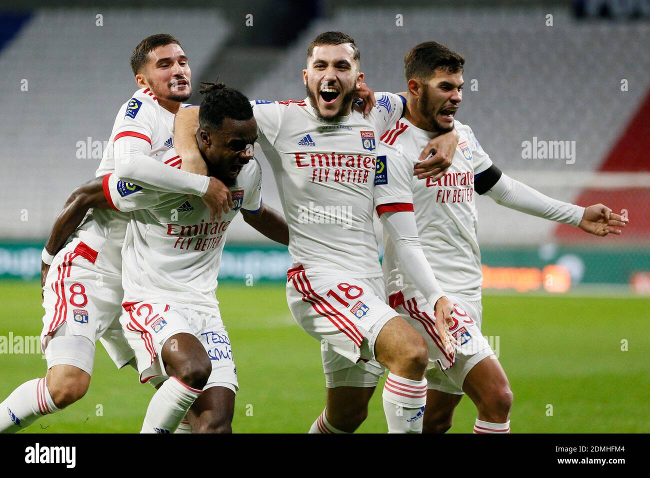 Ligue 1 - Lyon vs Stade Brestois 29 - Groupama Stadium, Lyon, Frankreich - 16. Dezember 2020 Maxwel Cornet von Olympique Lyonnais feiert sein erstes Tor mit Teamkollegen. Foto von Emmanuel Foudrot/ABACAPRESS.COM Stockfoto