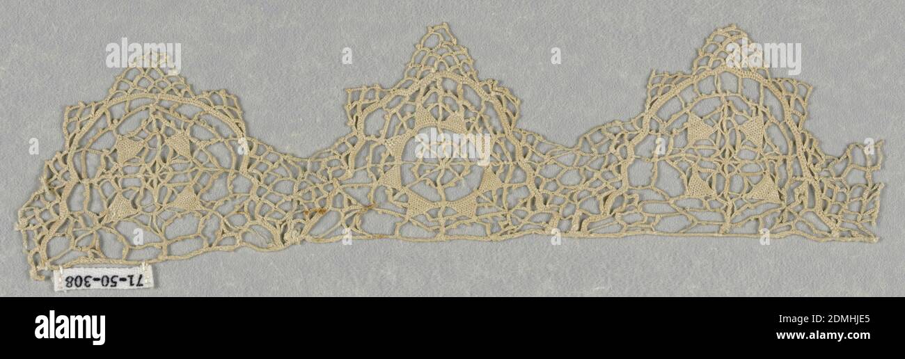 Border, Medium: Leinen Technik: Nadelspitze, Reticella Stil, Border Fragment mit Tabs und geometrischen Kreisen., Italien, 16.–17. Jahrhundert, Spitze, Border Stockfoto
