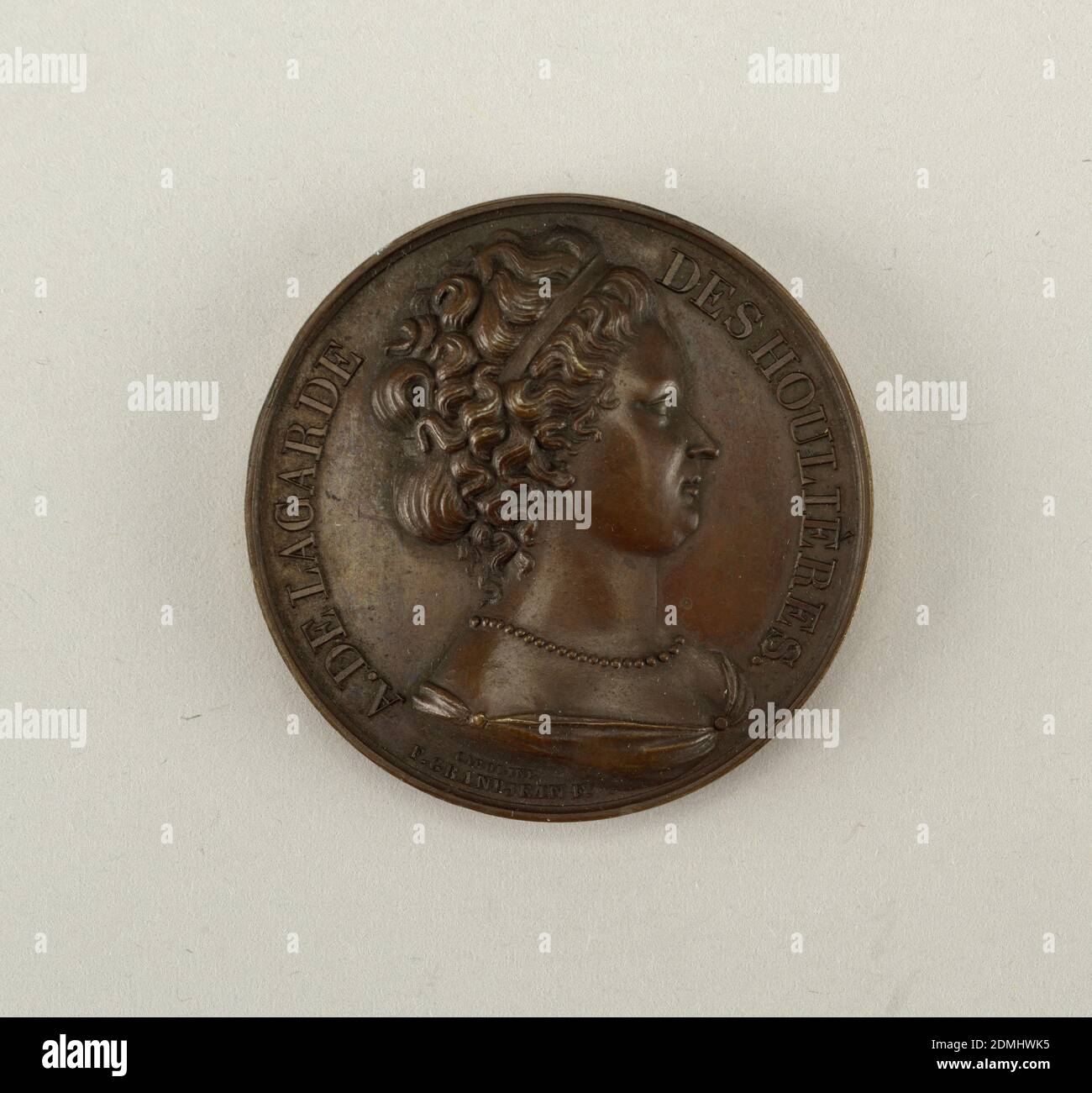 Galerie métallique des grands hommes français (große Männer Frankreichs), Caroline F. Grandjean, Französisch, Bronzeguss, Büste von Antoinette Du Ligier de la Garde Deshoulières (1638 –1694)., Frankreich, 1819, Metallarbeiten, Dekorative Künste, Medaille, Medaille Stockfoto