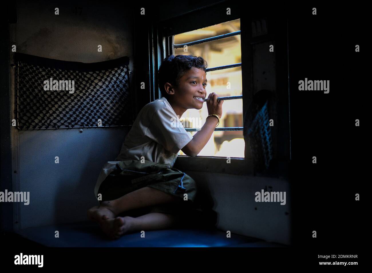 Indischer Junge Auf Zug Indien Stockfotos Und Bilder Kaufen Alamy