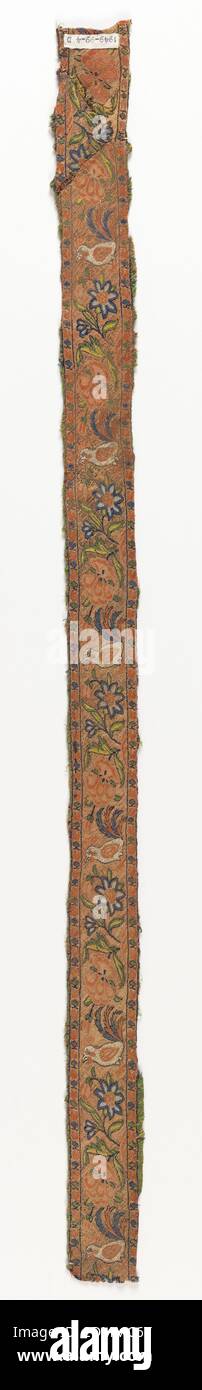 Textil, Medium: Seide, metallische Garne Technik: Köperbindung, schmales Band mit sich wiederholenden Mustern von Blumen und Vögeln., Iran, 17.–Anfang 18. Jahrhundert, gewebte Textilien, Textil Stockfoto