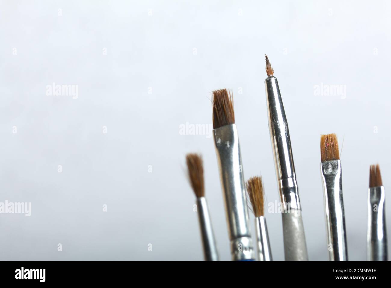 Pinsel malen. Auf einem hellen Hintergrund. Stockfoto