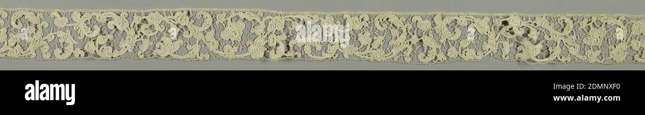 Band, Medium: Leinen Technik: Nadelspitze, Nadelspitze, Nadelspitze mit venezianischer Spitze und geschwungenen Reben und Laub Design., Venedig, Italien, Ende 17.–Anfang 18. Jahrhundert, Spitze, Band Stockfoto