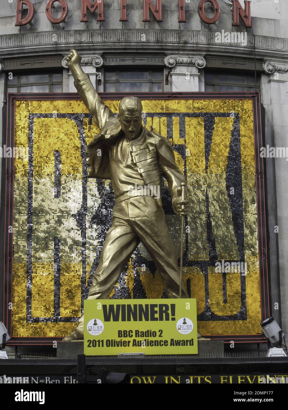 LONDON, UNITED KINGDOM - Jun 08, 2012: The iconic statue outside the Dominion Theatre for the show We Will Rock You. Stockfoto