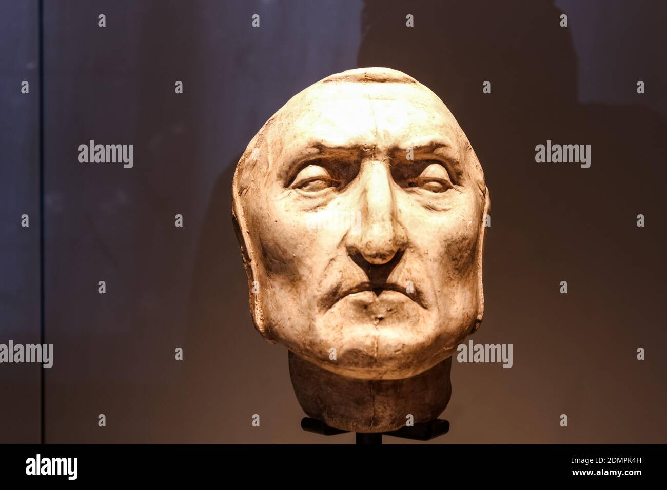 Große Nahaufnahme eines Fragments aus einem verschollenen Grabbild des berühmten Dichters Dante Alighieri, das im Palazzo Vecchio Museum,... Stockfoto
