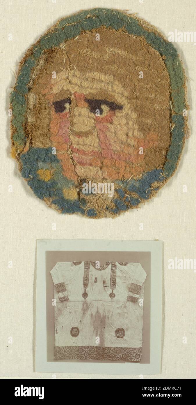 Fragment, Medium: Kettstoff; Z-gesponnene Wäsche. Schussstoffe; S-gesponnene Wäsche, S-gesponnene Wolle. Technik: Ergänzende Schussschlaufen in Leinwandfundament., Gesicht einer Person mit markanten Augen nach links., Ägypten, 4.–6. Jahrhundert, gewebte Textilien, Fragment Stockfoto