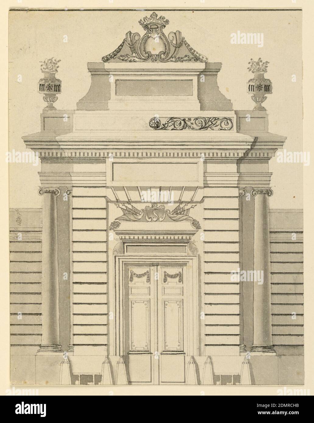 Design eines Mausoleums, Stift und graue Tinte, Pinsel und Tinte wäscht, Graphit auf Papier, rustikale Mittelteil mit einer geschlossenen Falttür und eine Trophäe als Übertür. Steinpfosten und Bänke stehen vor dem Dado. Die zurücktretenden Ecken werden durch ionische Säulen gebildet. Über der Entablatur befindet sich ein Dachboden mit Blumenvasen an den Ecken. Ein Sockel steigt in der Mitte von einem Escutcheon gekrönt. Rinceaux Dekoration ist für den zentralen Teil des Dachbodens vorgeschlagen, in der rechten Hälfte. Kurze, seitliche Flügel sind dargestellt Maße sind in den linken eingeschrieben., Frankreich, 1790, Zeichnung Stockfoto